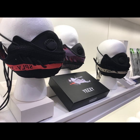 Mask - Picture 2 of 7